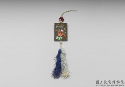 图片[2]-Agarwood pendant of happiness and longevity with gemstone inlay, Qing dynasty (1644-1911)-China Archive